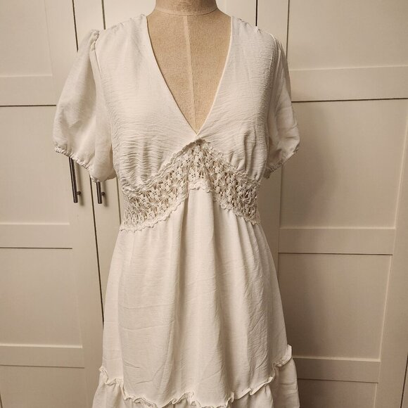 Liberty Love Size Medium White Ruffled Dress bubble sleeve - Picture 2 of 6
